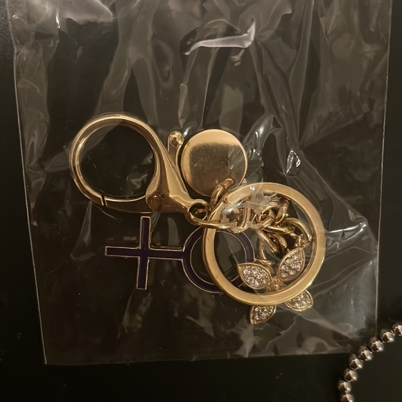 Cute silver color necklace - Picture 6 of 6